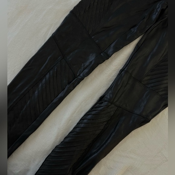 Spanx Faux Leather Moto Black Leggings NWOT - Picture 5 of 6